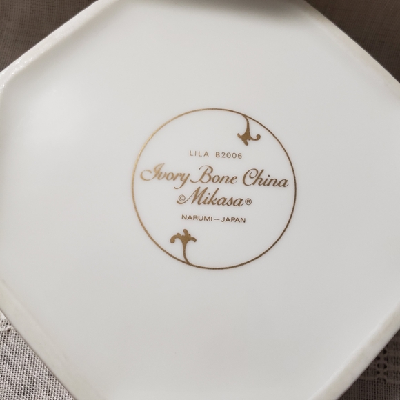 Vintage Beautiful Mikasa "Lila" Ivory Bone China Box - Picture 7 of 7